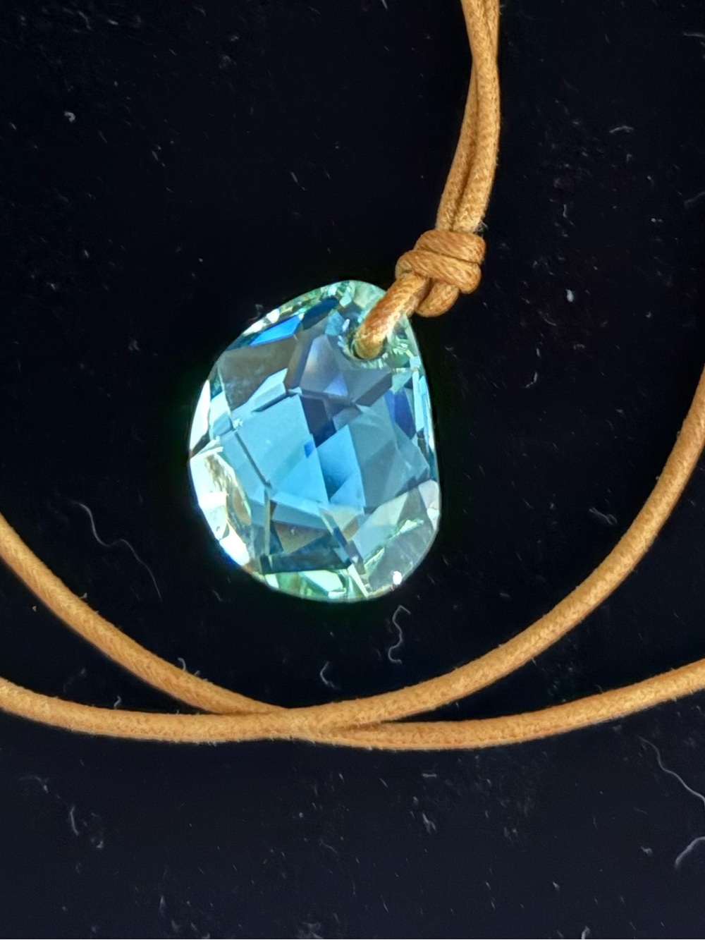 Swarovski Galet Erinite Green Retired Crystal Pebble Pendant Cord Necklace Rare - Picture 3 of 5